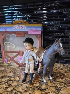 Lottie Blonde Rider Doll with Black Horse Play Set